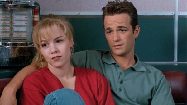 Beverly Hills, 90210 4k UHD frame grab